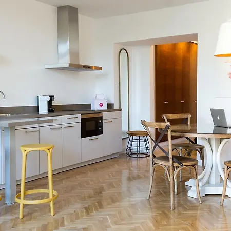 Puerta Catedral Indias Lofts * סביליה